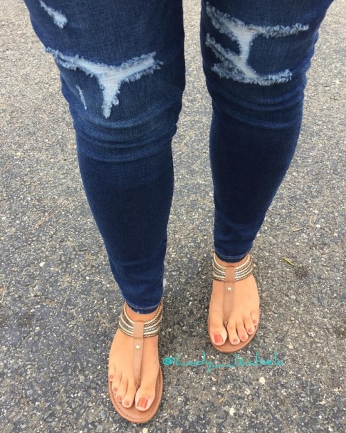 Walking around  #feetporn #footfetishnation #footfetishgroup #footfetishcommunity #footfetish #sexyf