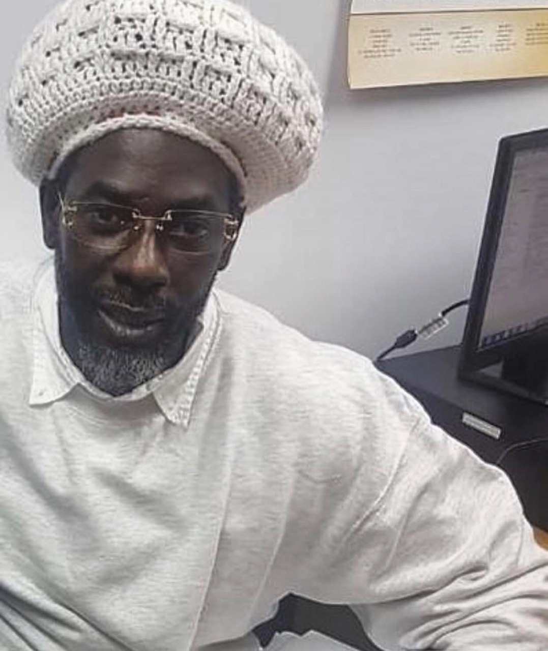 maximuscool:  duckysplash: Because……it’s GOOD FRIDAY or nah?! Dem FREE BUJU🙌🏾🙌🏾🙌🏾🙌🏾🙌🏾
