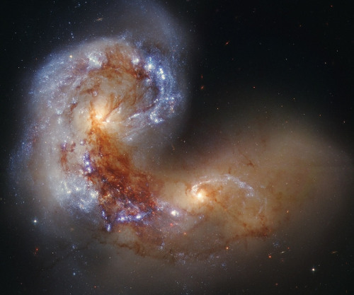 gravitationalbeauty: Spiral Galaxy NGC 4038 in Collision