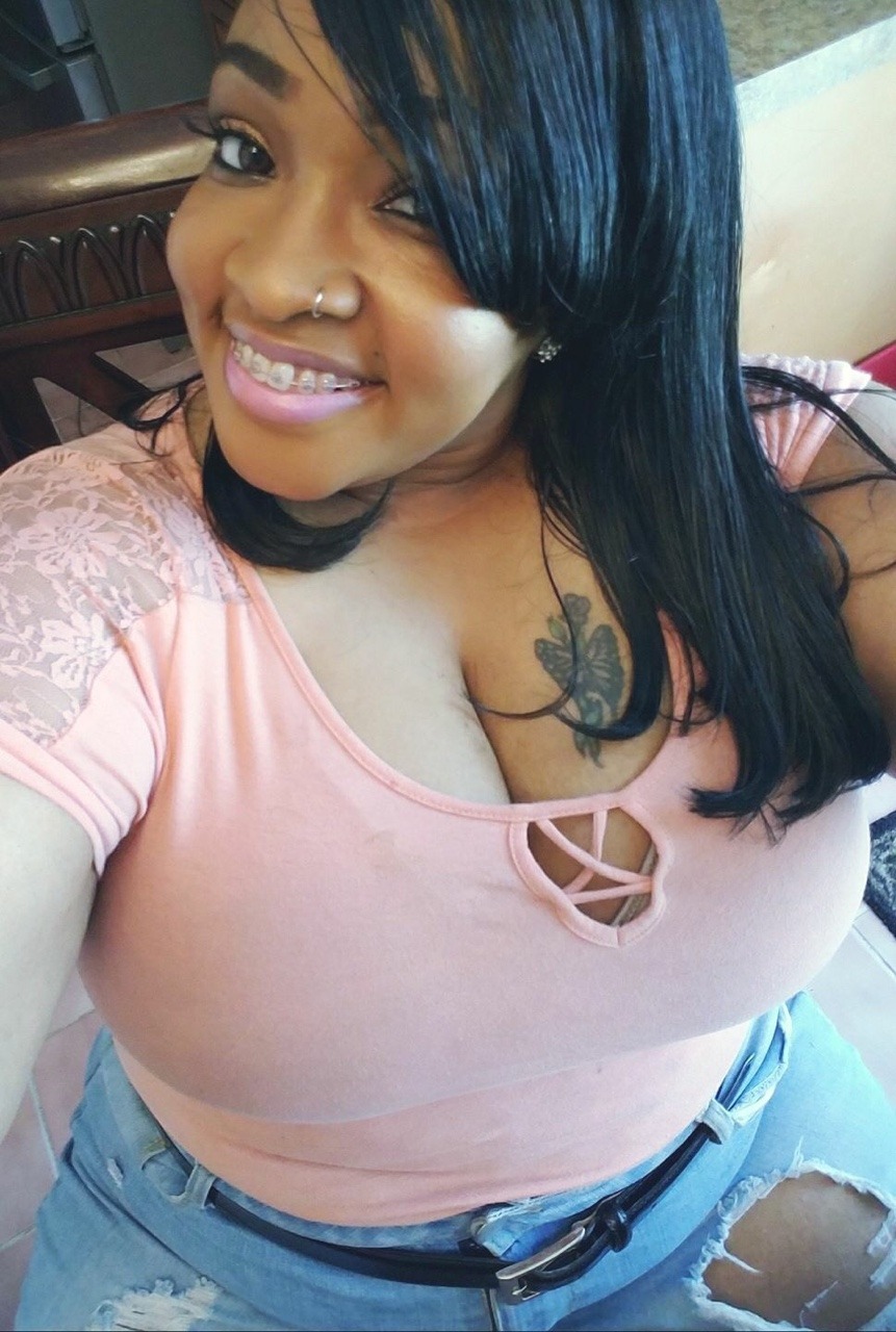 dmvcouplefreak:  One of my sexy ex BBW Queen 💯👀🙌🏿🍆👌 @dclover86