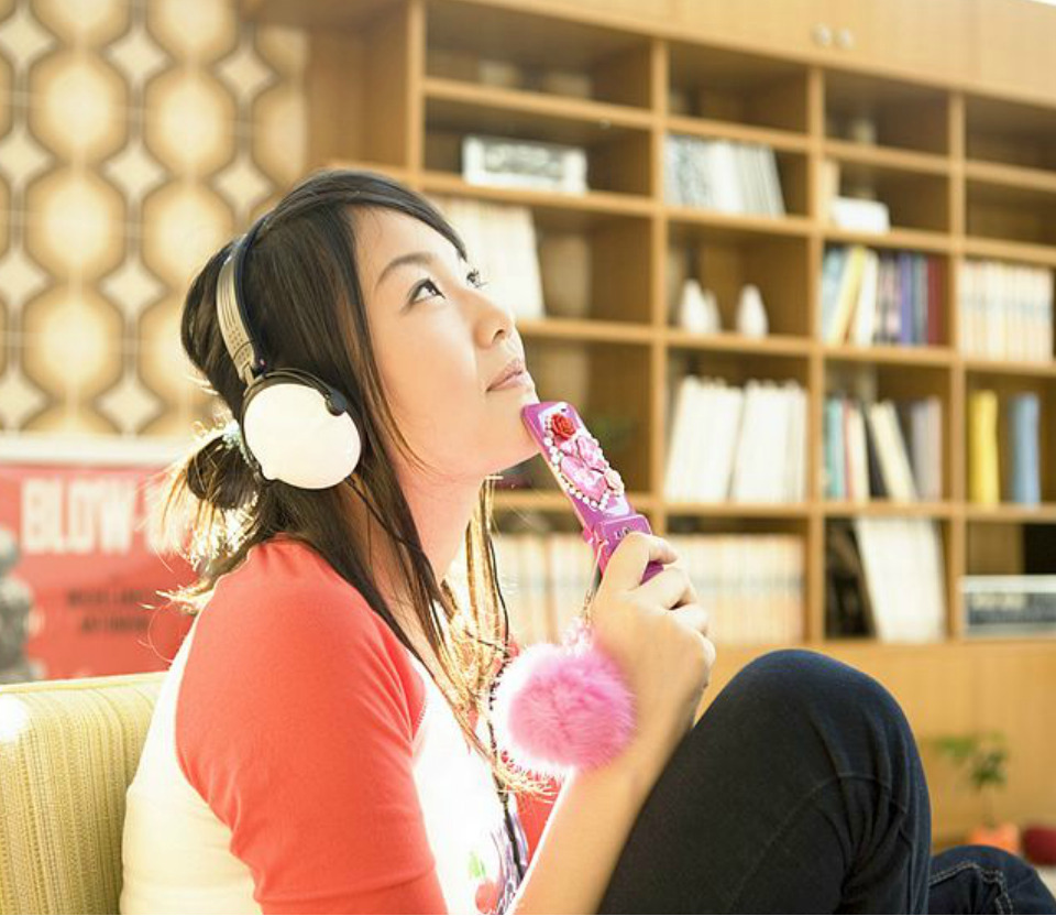 New Post has been published on http://bonafidepanda.com/weird-habits-dont-admit/Weird