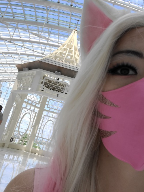 Hey didn’t you hear? Katsucon is requiring masks and vaccinations! So grab a K/DA Ahri mask from me!