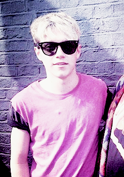 broders:  Niall with fans 15/14.03.2014  
