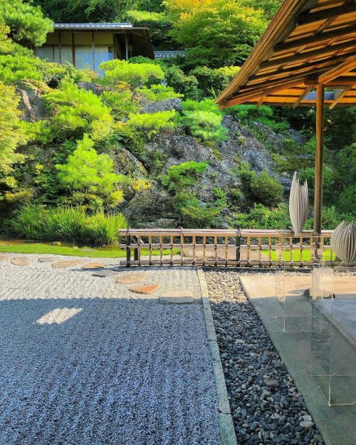 ウェスティン都ホテル京都 佳水園庭園・葵殿庭園 [ 京都市東山区 ] The Westin Miyako Kyoto Garden, Kyoto の写真・記事を更新しました。 ーー #村野藤吾 設計の