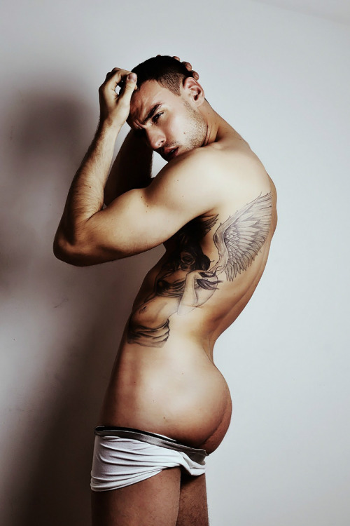 https://male-dreams-blog.tumblr.com/post/118221506455