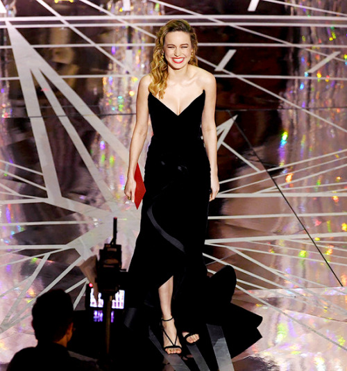 machts - Brie Larson walks onstage during the 89th Annual Academy...