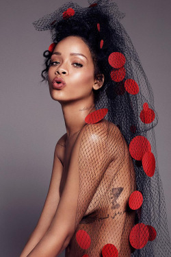 smokingsomethingwithrihanna:  Rihanna For ELLE US (December) 