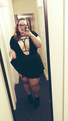 fatfeministfetishist:  Off to my first fetish night as a single gal. Boys are stupid.