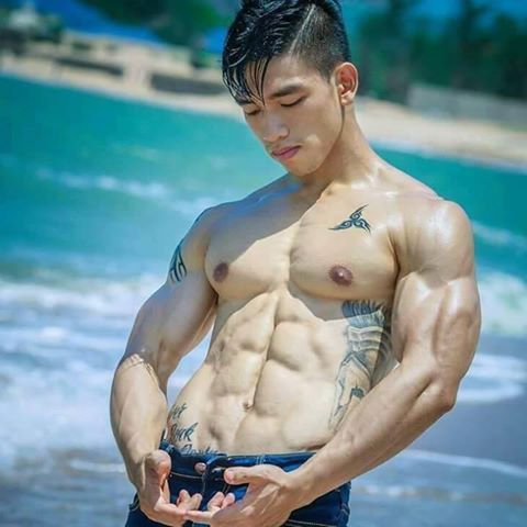 evianguy:  Hawt Asian Stud!