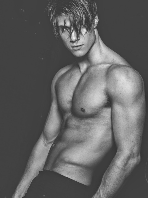 mansexfashion:  Photographer: Shaun Michelsen Model: Dorian Reeves Man+Sex=Fashion Follow Me on Instagram 