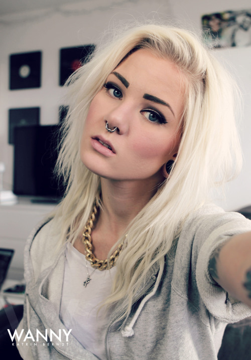 wannyy:  I think my hair has stopped growing. MEH.