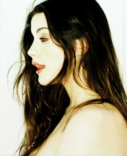Porn photo lesbeehive:  Les Beehive – Liv Tyler by