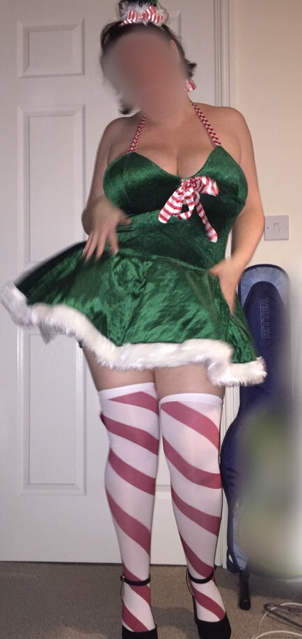 happyhusband40:The wife’s Christmas party  A few more I took while she was waiting