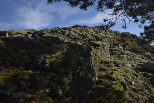 Dun Da Lamh - Fort of the Two HandsThis Pictish fort is located in Speyside, overlooking the River S