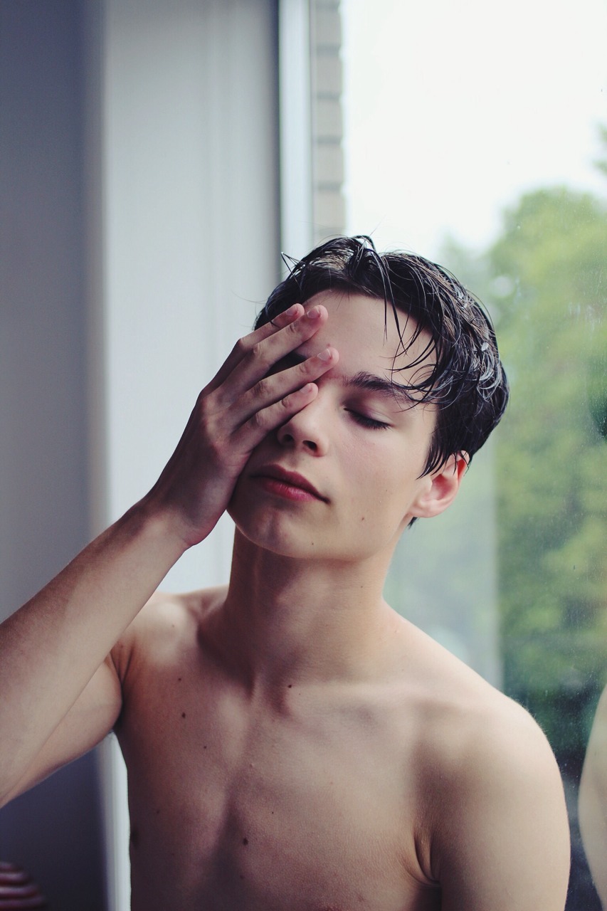 sean-clancy:  Dreamers by Michael Descendre 