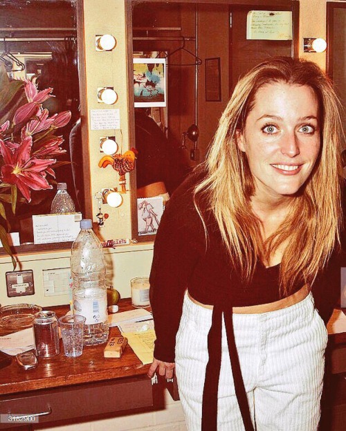 gilliankatic:hello…it’s me, a lesbian