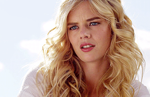 maevewiley: But don’t you get it yet? I am the Big Bad.Samara Weaving as Bee in