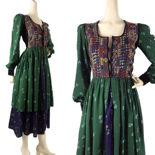 Traditional Afghan Kuchi style dress S Link in profile or message to purchase#vintagedress #afghan