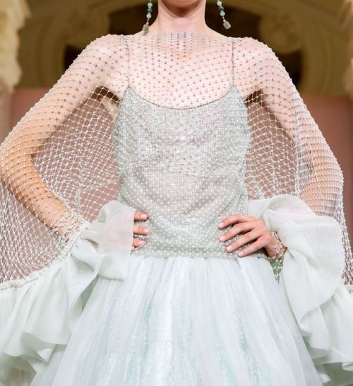 themakeupbrush:  Armani Privé F/W 2019 Couture