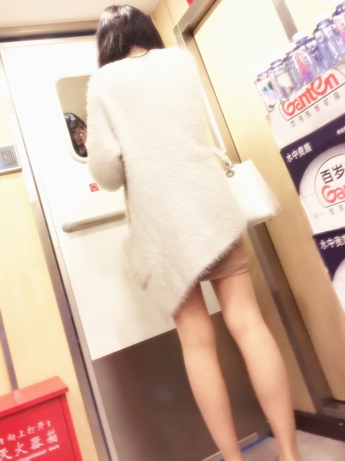 m0nkuu: 深夜熟妇觅食