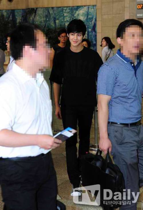 2013.06.28 Kim Bum going to Japan for the Japanese Promotion of That Winter The Wind Blows Credits a