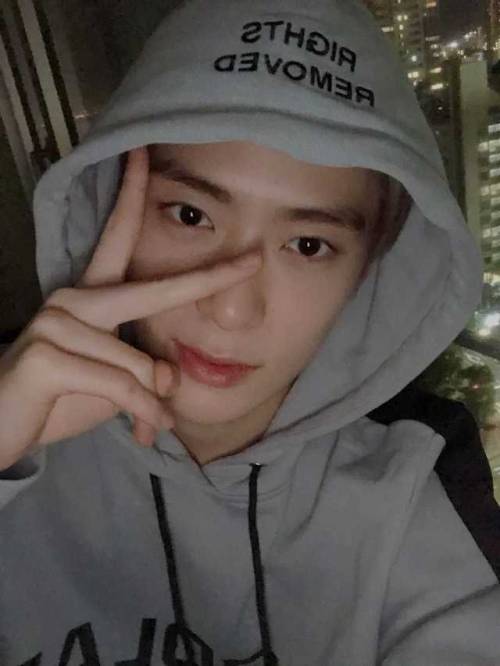 jisungwhoo: Who’s boyfriend?