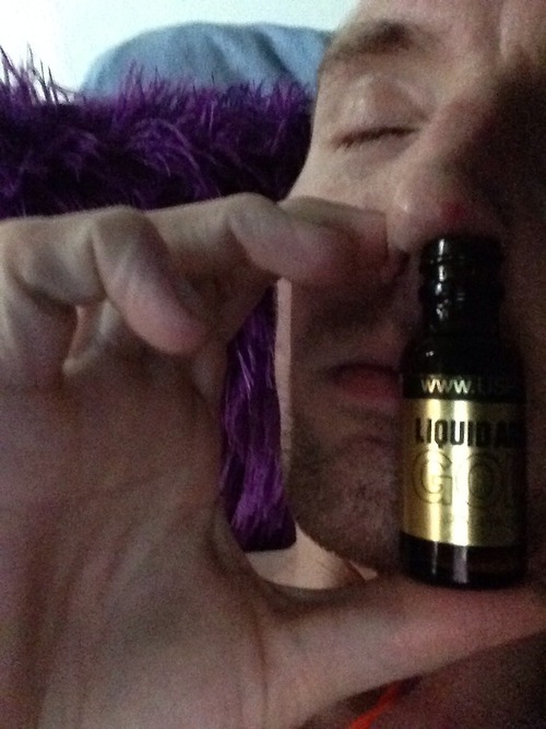 poppersaddict: huff it deep ! Vapor up!