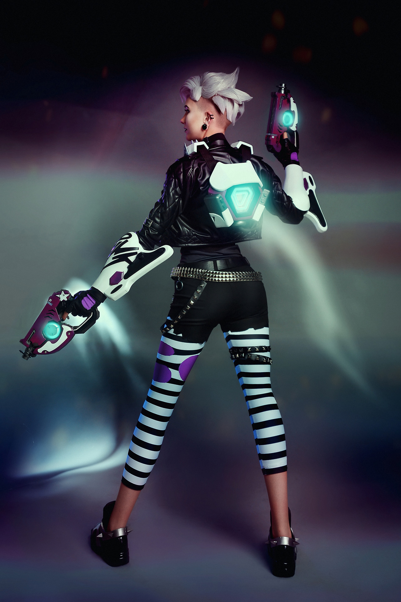 haku-mikiriyami:  Tracer Ultraviolet | Overwatch Fandom: Overwatch Characters: