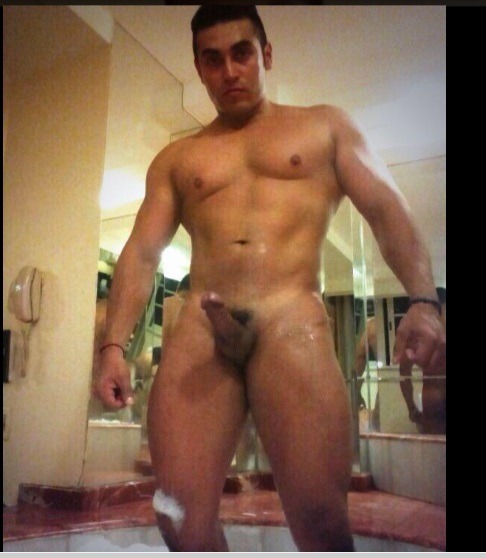 selfpicsofrealmen:  https://www.facebook.com/fernando.sanabria.927?fref=ts    
