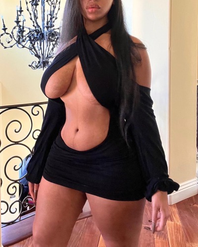 melaninglamour:Underboob world