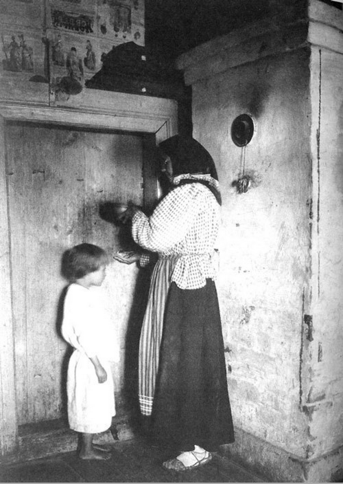 Russian magic healer in the town of Kasimov, Ryazan Region, 1914.