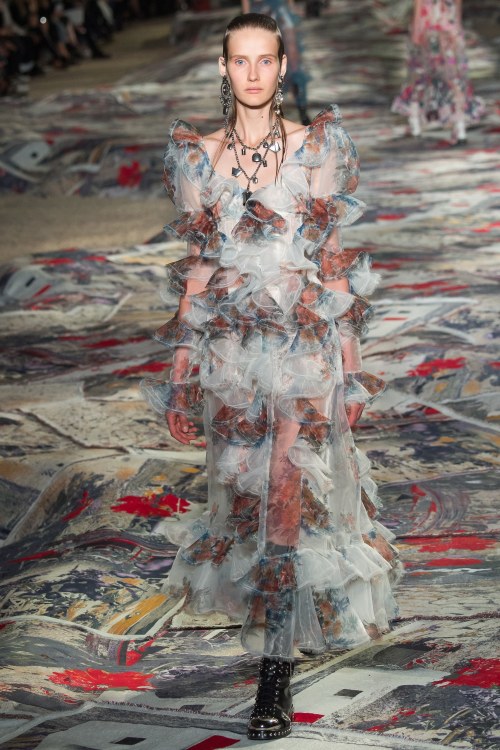 kendallbaylor: Alexander McQueen Spring 2017