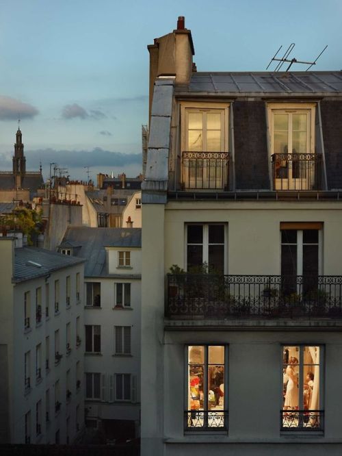 oasischilde:  Gail Albert Halaban: Paris Views, courtesy of Edwynn Houk Gallery. 