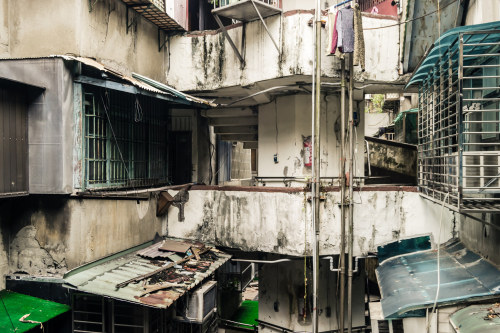 bellatorinmachina: Hong Kong, Nanjichang A vintage 1960s era KMT public housing project in Wanh