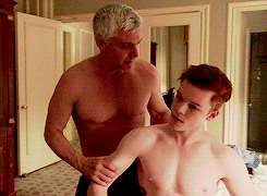 withmywordsispeaktruth:alphalewolf: Mickey protecting Ian from creepy old men.  