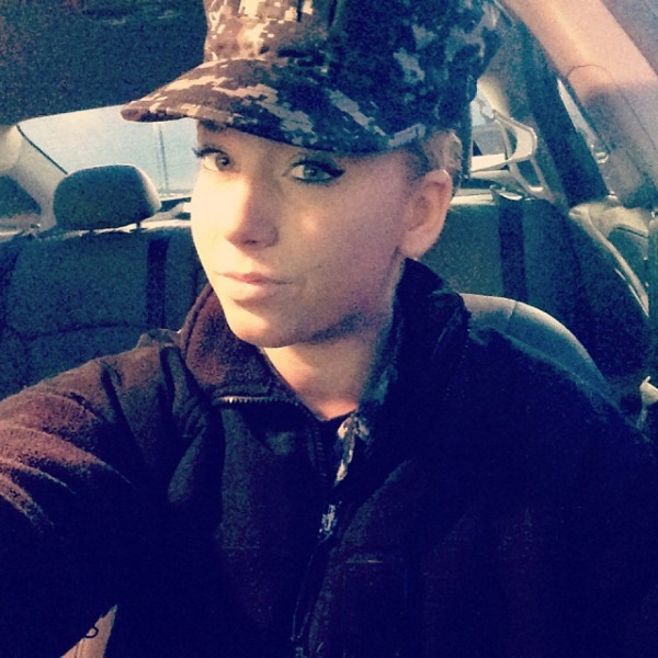 militarysluts:  Navy AN Dobbel takes a few selfies.Instagram: https://instagram.com/sdobbel89/