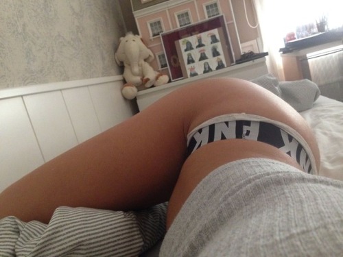 fitkittyrider: Good morning! Hope everyone has a happy friday  Wearing VS Pink as always, for my Bla