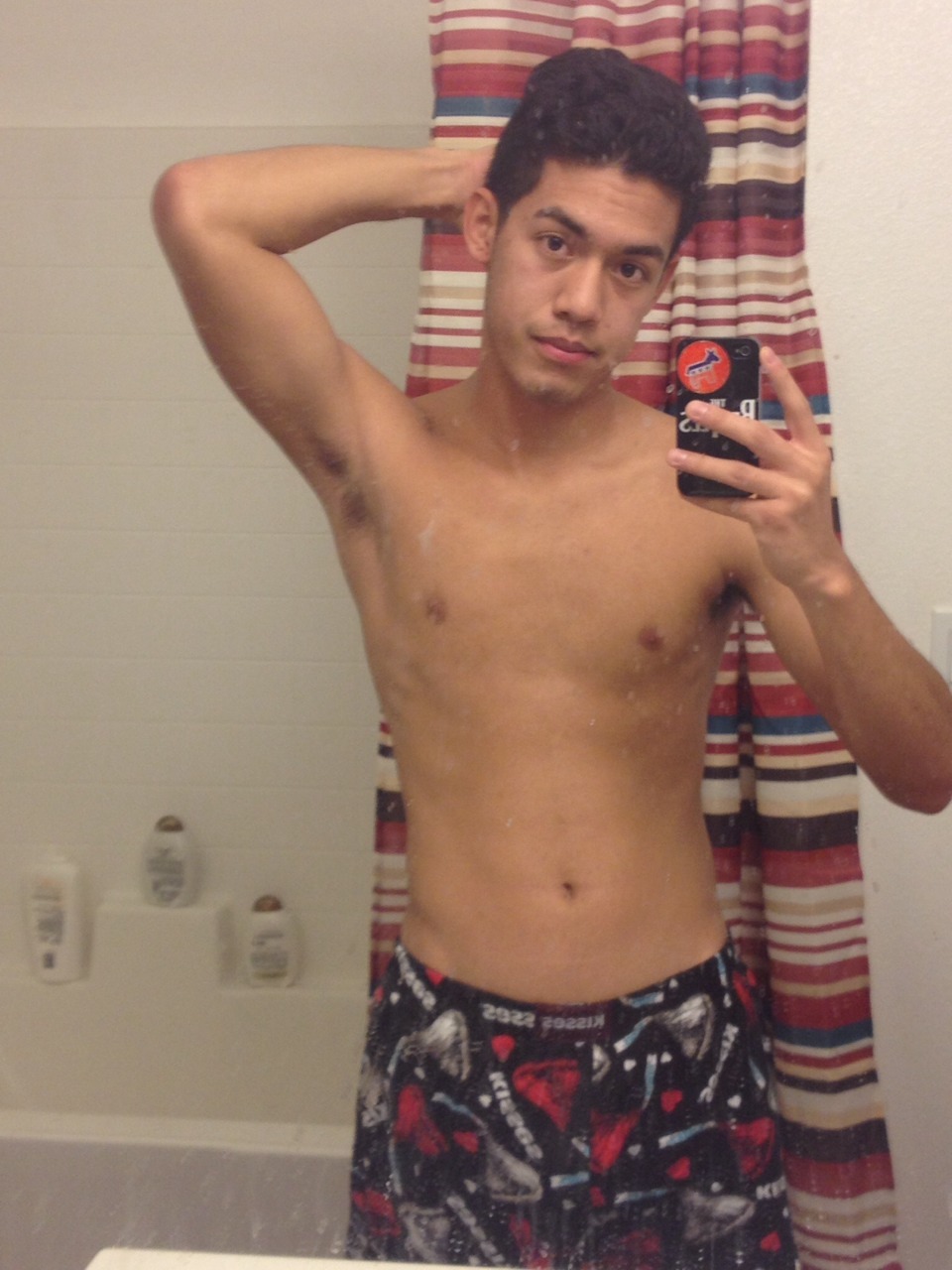 dorkymando:  ibelieveinpenis:  i have really attractive friends.  I have really attractive