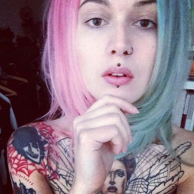 geisha-wigs:  Wigtoria @victoria_van_violence 💚