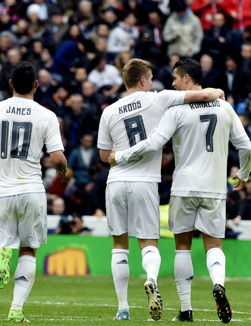 madridistaforever: Toni Kroos celebrates with Cristiano after scoring vs Athletic | February 13, 201