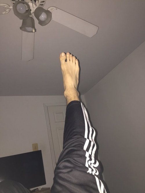 famous-male-feet:  Bryce Hall