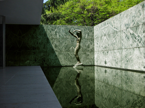 thomortiz:  Mies Van Der Rohe Barcelona Pavilion 