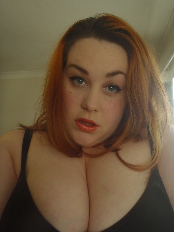 fatandglitter:  What I wore today. And then all my semi-nakey awesomeness.  