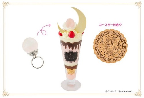 Moon Stick parfait with silver crystal + peach tea lemonade in the image of Starlights’ makeup