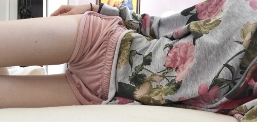 varuapolitenkova - Clavicle is my dream.