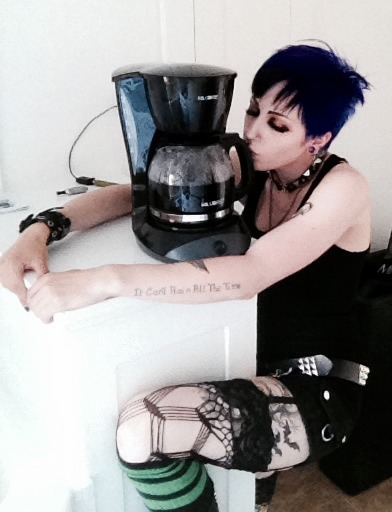 empelectro:  zerouroboros:  Just bought my new boyfriend coffee maker  I feel like