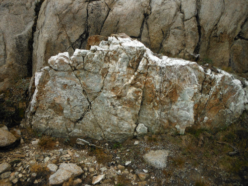 Quartz. John Muir Wilderness, Sierra Nevada Mountains, California, USA. Photo by Van Miller