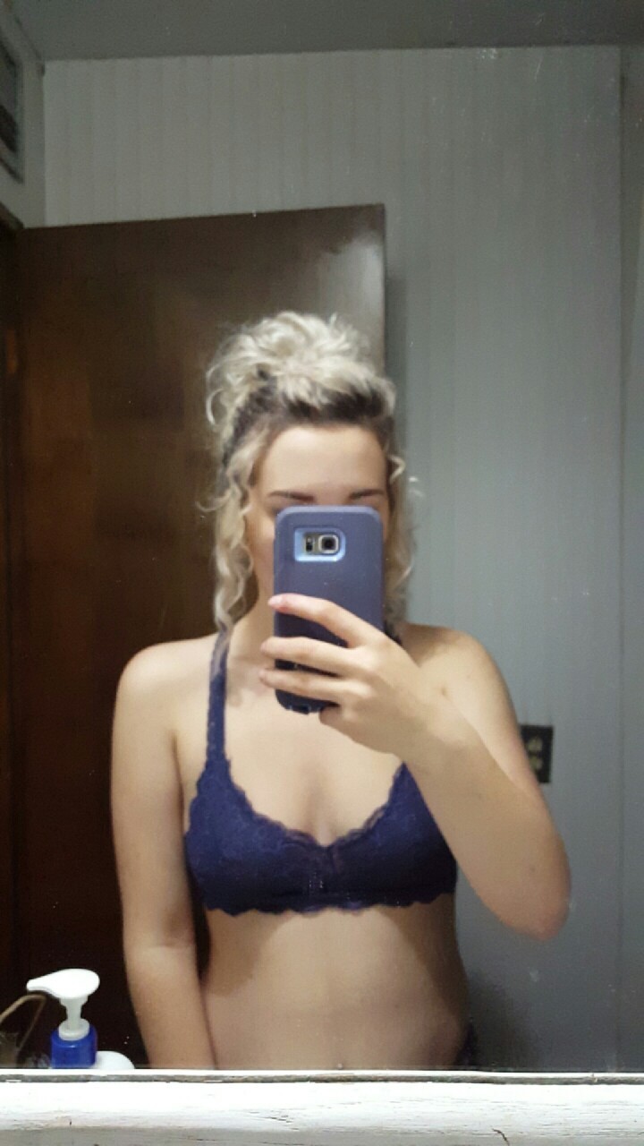 lxnelylove:  Suck on my nipples and leave hickies all over my chest