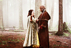 rumbellelyrics:THISSCENElet me just give you a list of the nice feelshe leans back and away from her
