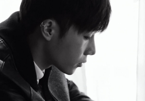 sunggels-deactivated20140825:  Sunggyu for ‘Vogue Girl’ magazine’s September